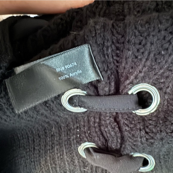 Boston proper- dress- size Xs- 100% acrylic- v neck. - Picture 5 of 5